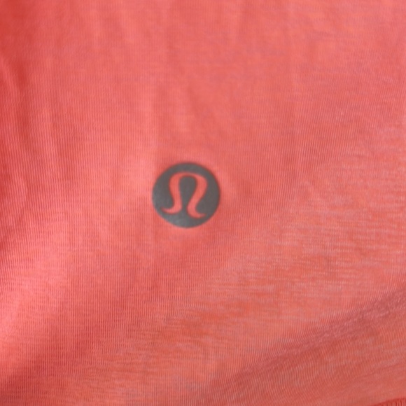 Lululemon workout top with built in bra - Picture 3 of 4